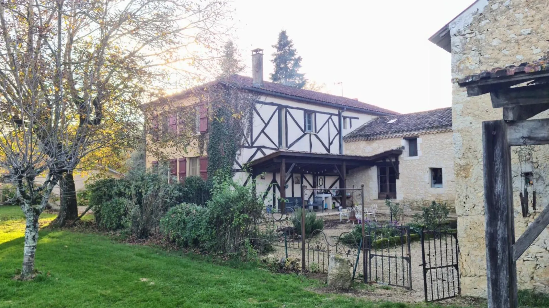 Gite Les Papillons 4 Etoiles Gondrin Casa de Campo